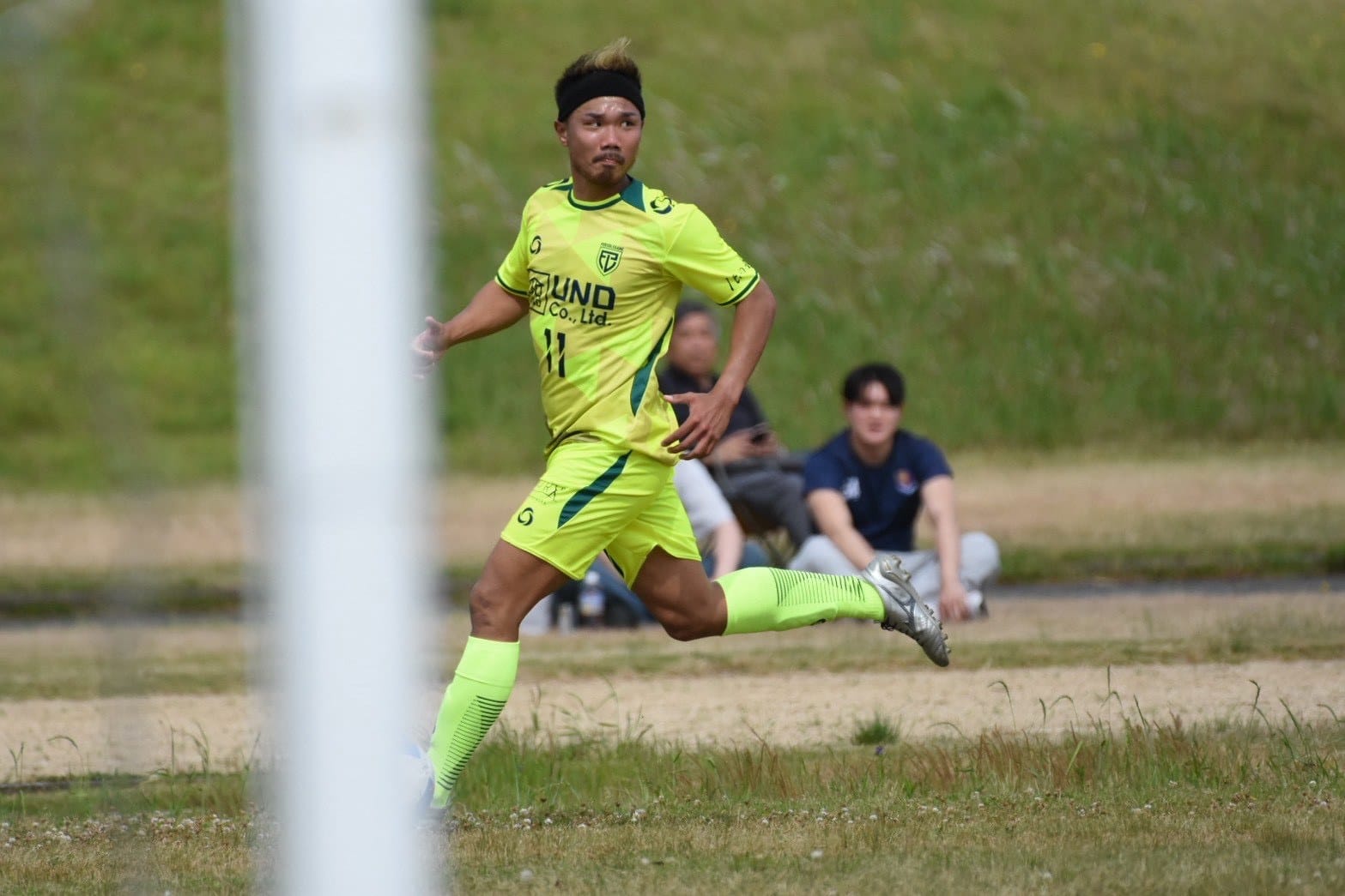 ペルソリガーメ近江FC 瀧本高志選手（背番号11）走る姿